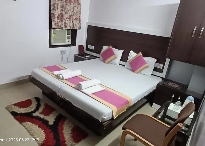 Hotel Su Shree Continental 5 Minutes Walk From New Delhi Railway Station